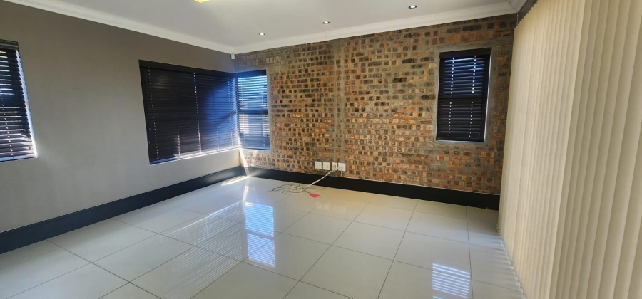 To Let 5 Bedroom Property for Rent in Parklands North Western Cape